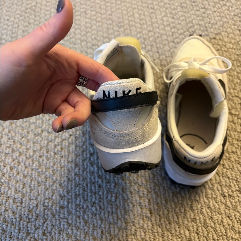 Nike waffle debut shoe - Picture 3 of 5